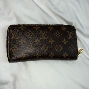 LV long wallet